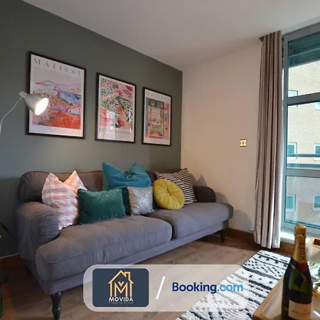 شقة Lgi Stunning 1 Bedroom By Movida Group Short Lets & Serviced