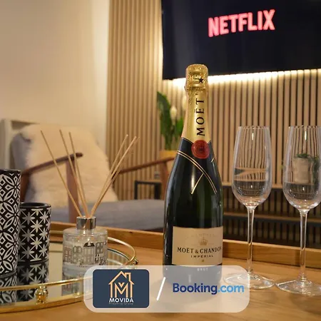 Lgi Stunning 1 Bedroom By Movida Group Short Lets & Serviced Apartment Leeds (West Yorkshire)