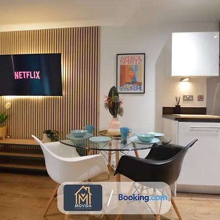 شقة Lgi Stunning 1 Bedroom By Movida Group Short Lets & Serviced